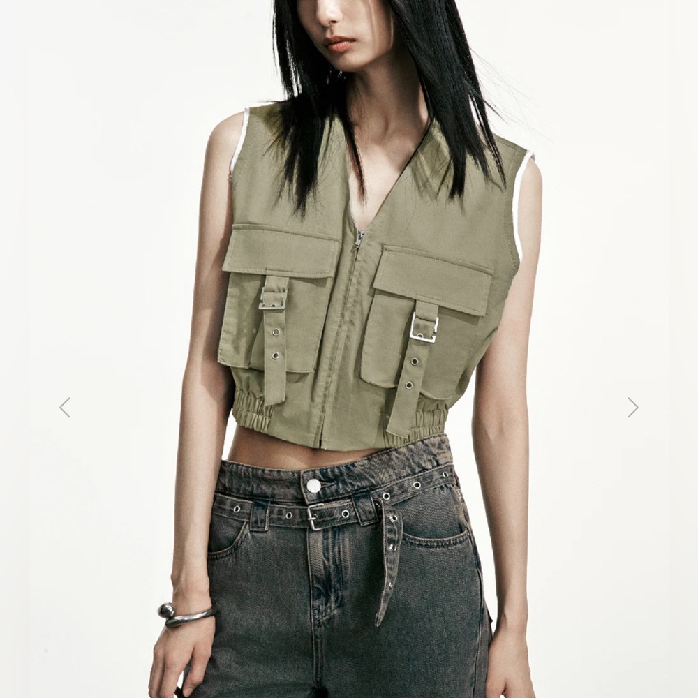 Urban Revivo Utilities V-Neck Vest